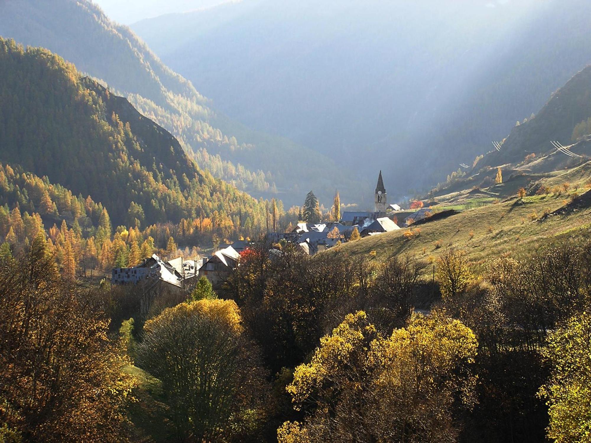 Studio Barcelonnette Ubaye, Provence Enchastrayes Eksteriør billede